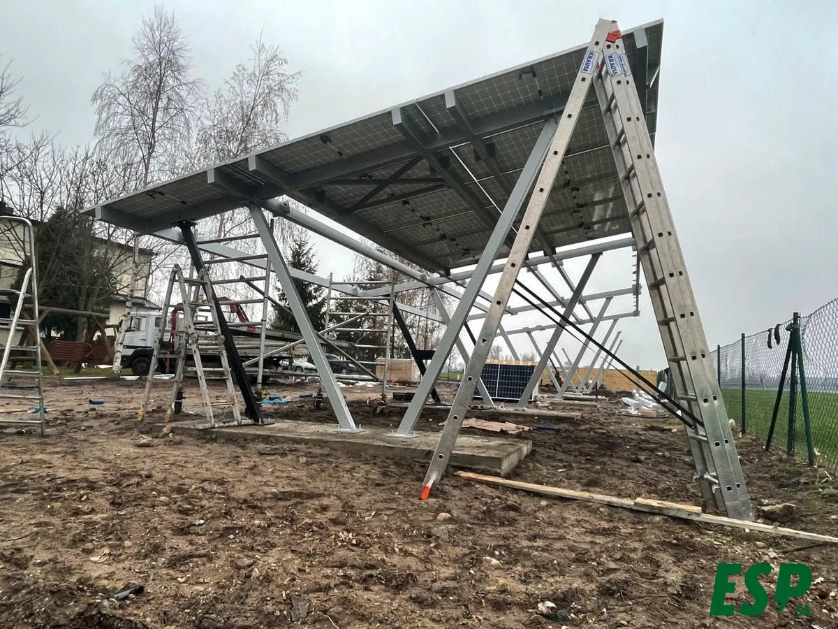Montage eines Solarcarports, Gniezno - Phase 3