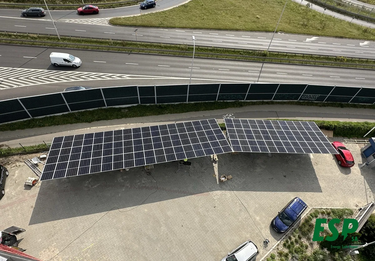 Ombrière photovoltaïque de 10 places à Warszawa, Warszawa Al. Jerozolimskie - photo 1