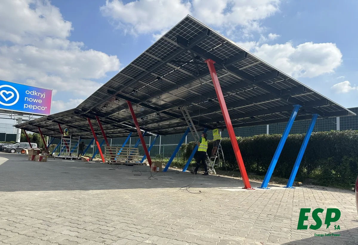 Ombrière photovoltaïque de 10 places à Warszawa, Warszawa Al. Jerozolimskie - photo 2