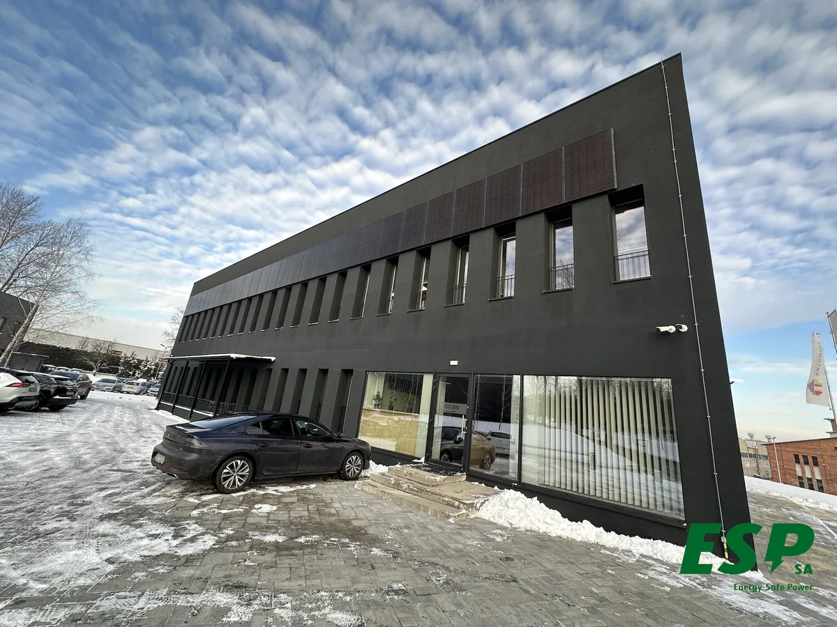 Installation photovoltaïque en façade, Katowice - photo 3