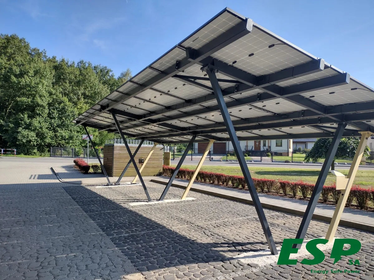 Photovoltaik-Parkplatzüberdachung
