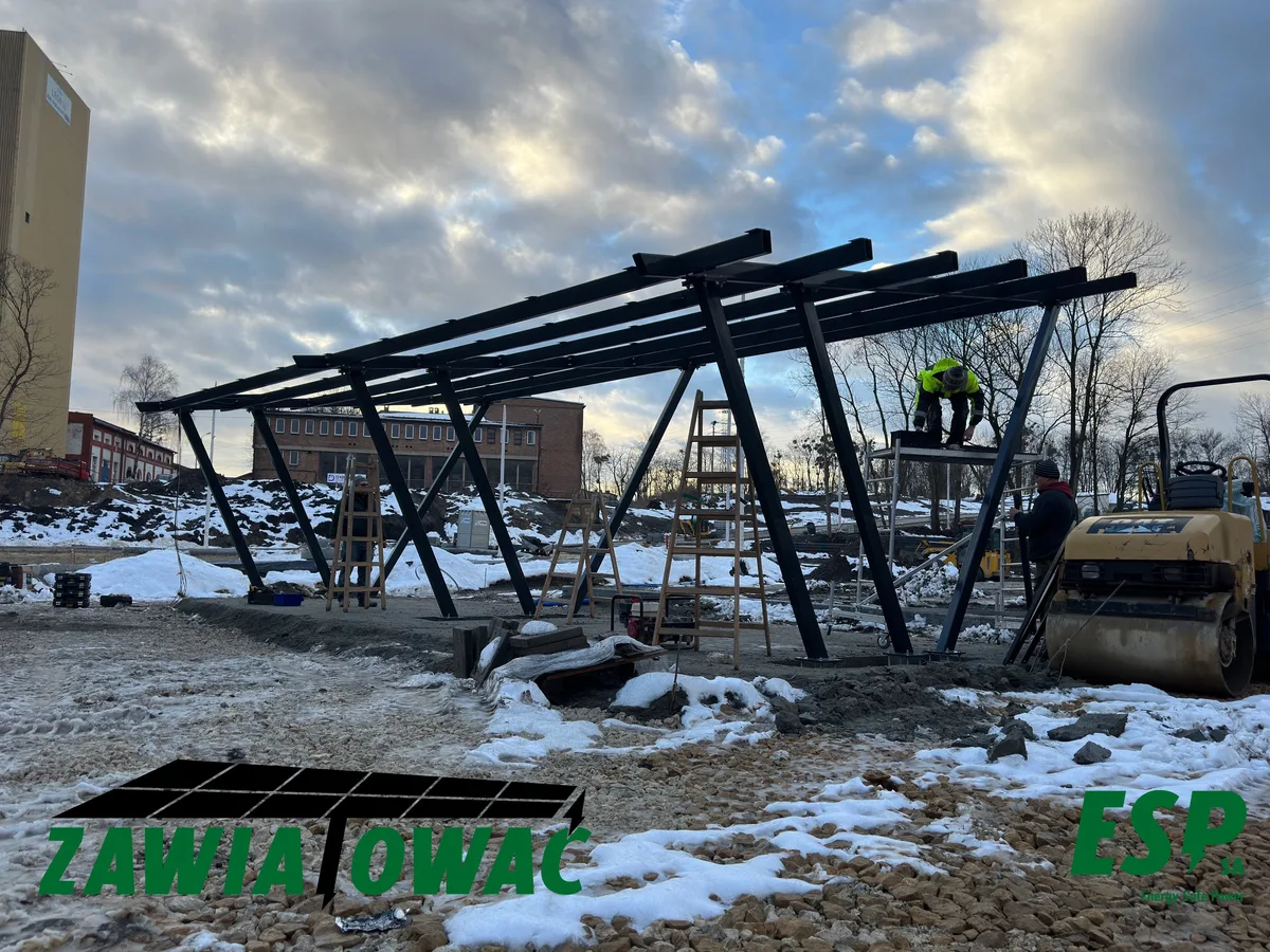 Montage eines Solarcarports, Rydułtowy - centrum przesiadkowe - Phase 2
